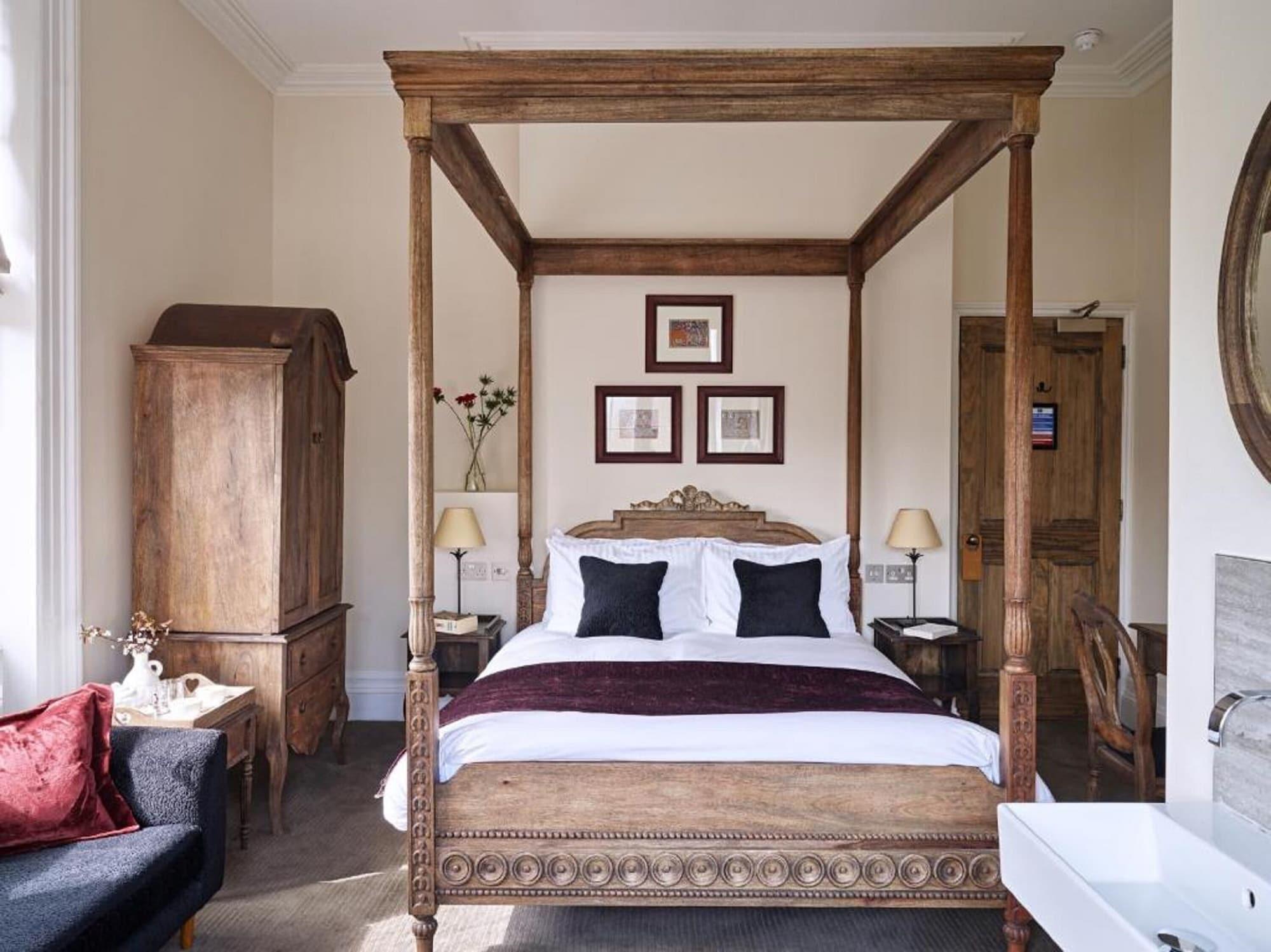 Cotswold Grange Bed & Breakfast Cheltenham Exterior photo