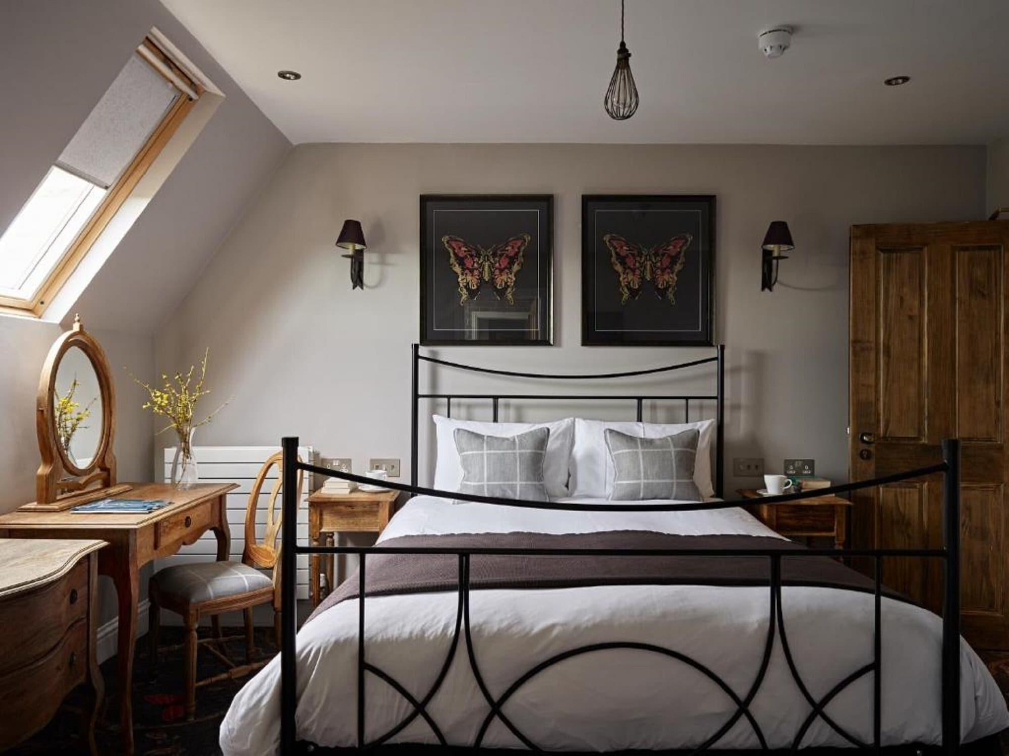 Cotswold Grange Bed & Breakfast Cheltenham Exterior photo