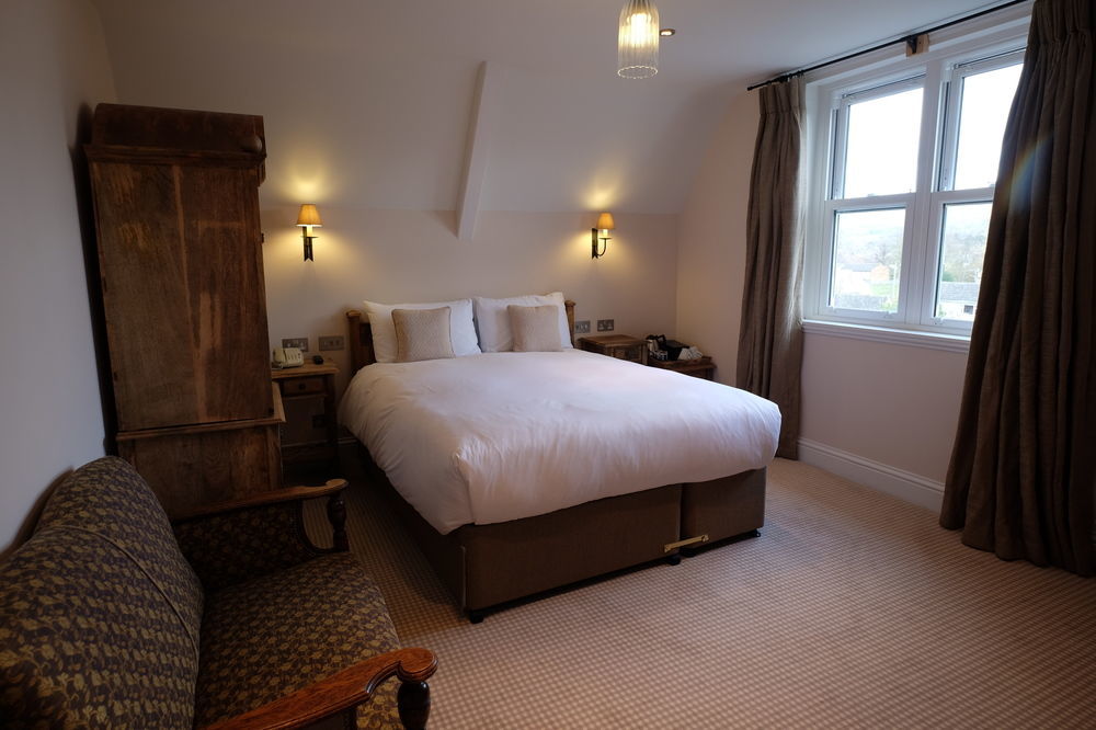 Cotswold Grange Bed & Breakfast Cheltenham Exterior photo A bedroom at the hotel