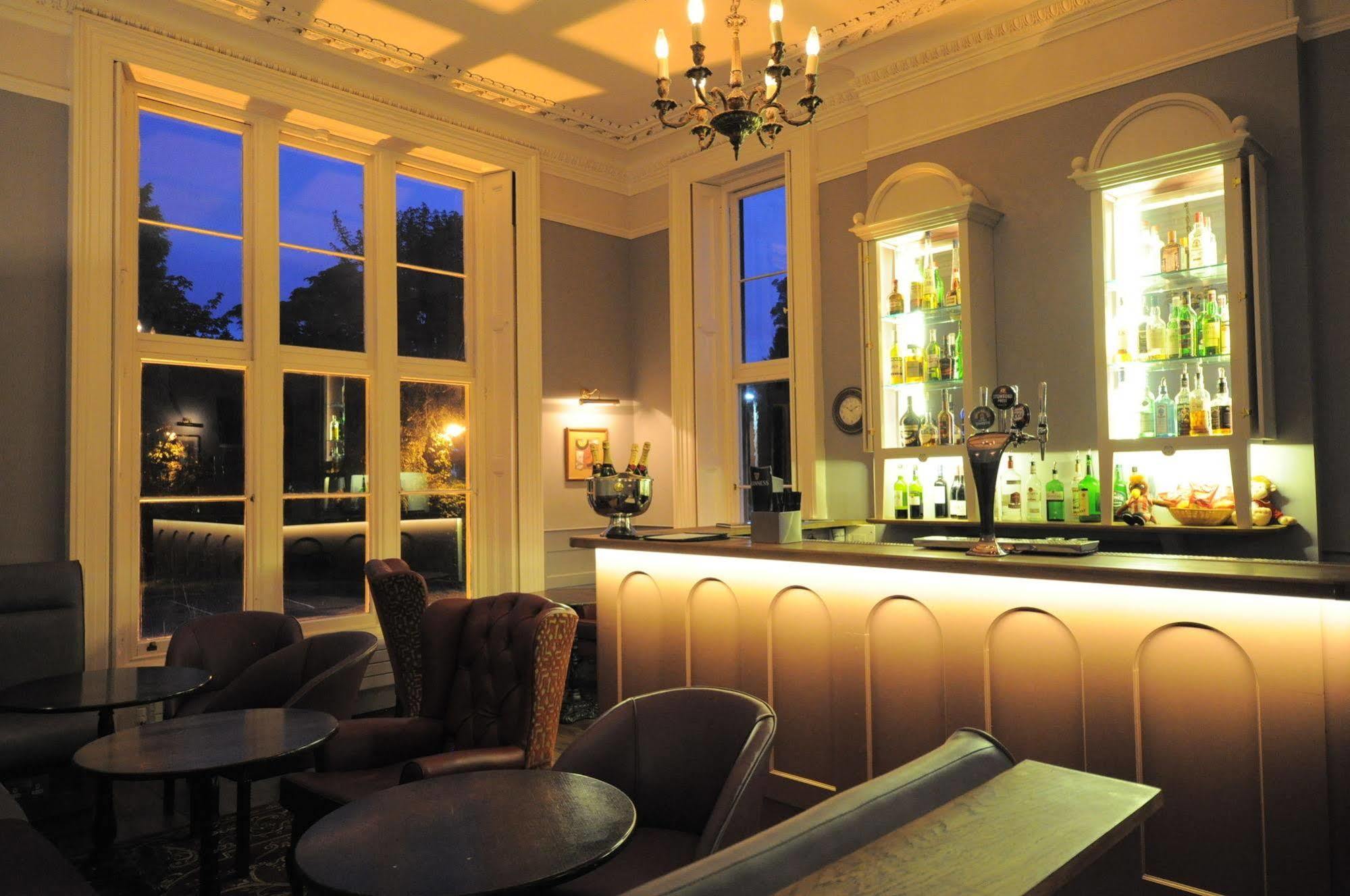 Cotswold Grange Bed & Breakfast Cheltenham Exterior photo The bar at the hotel